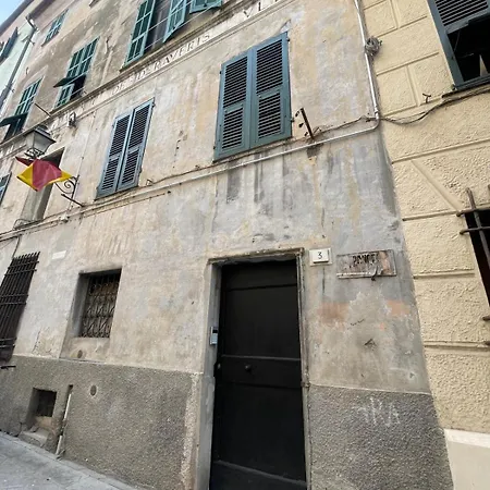 דירה Casa D'arte ונטימיגליה