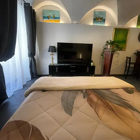 Casa D'arte דירה ונטימיגליה